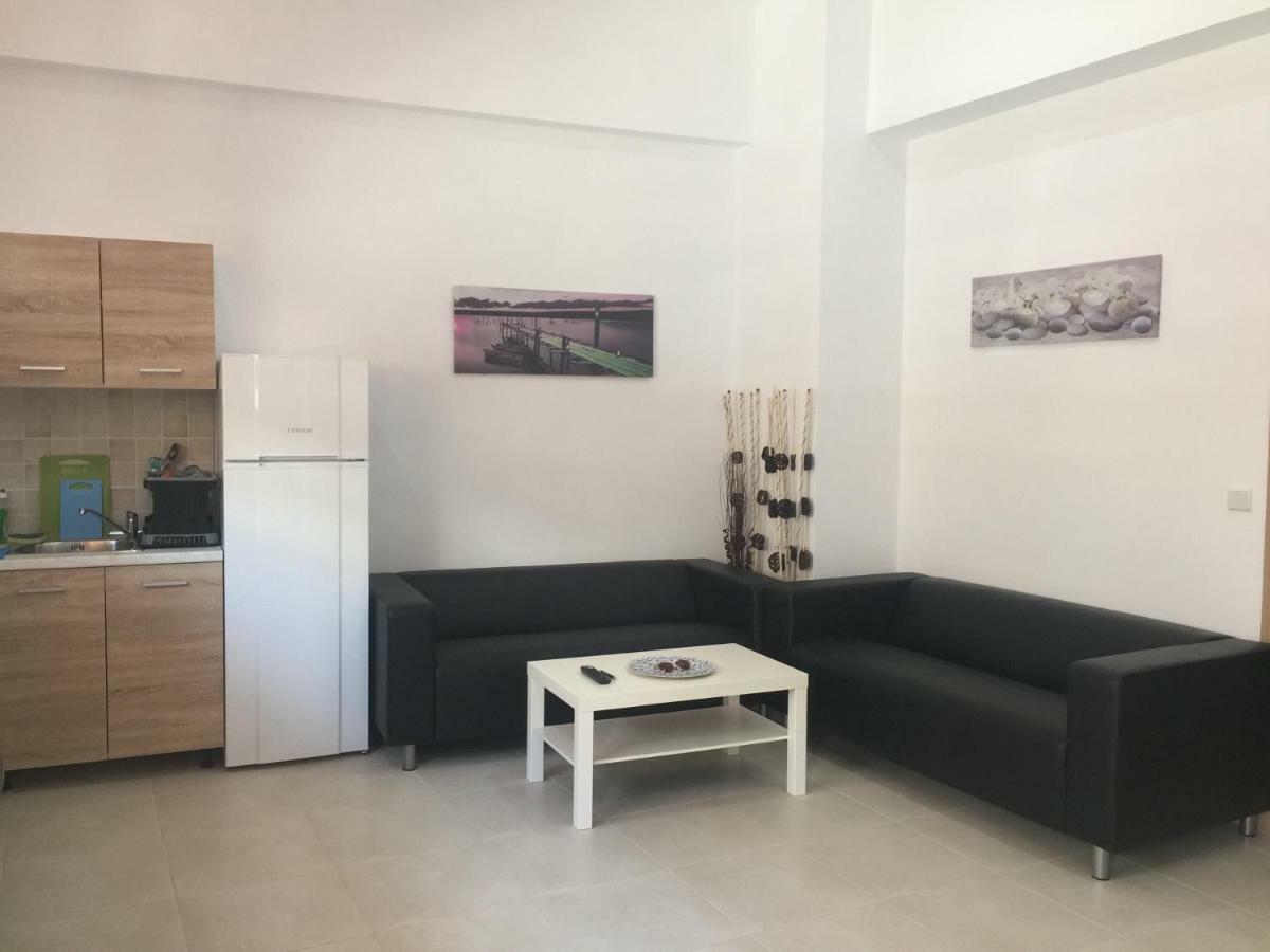 Sisifou Apartment Corinth Exteriör bild